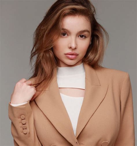 The Rise of Sophie Mudd: How a Single Photo Changed Her Life .